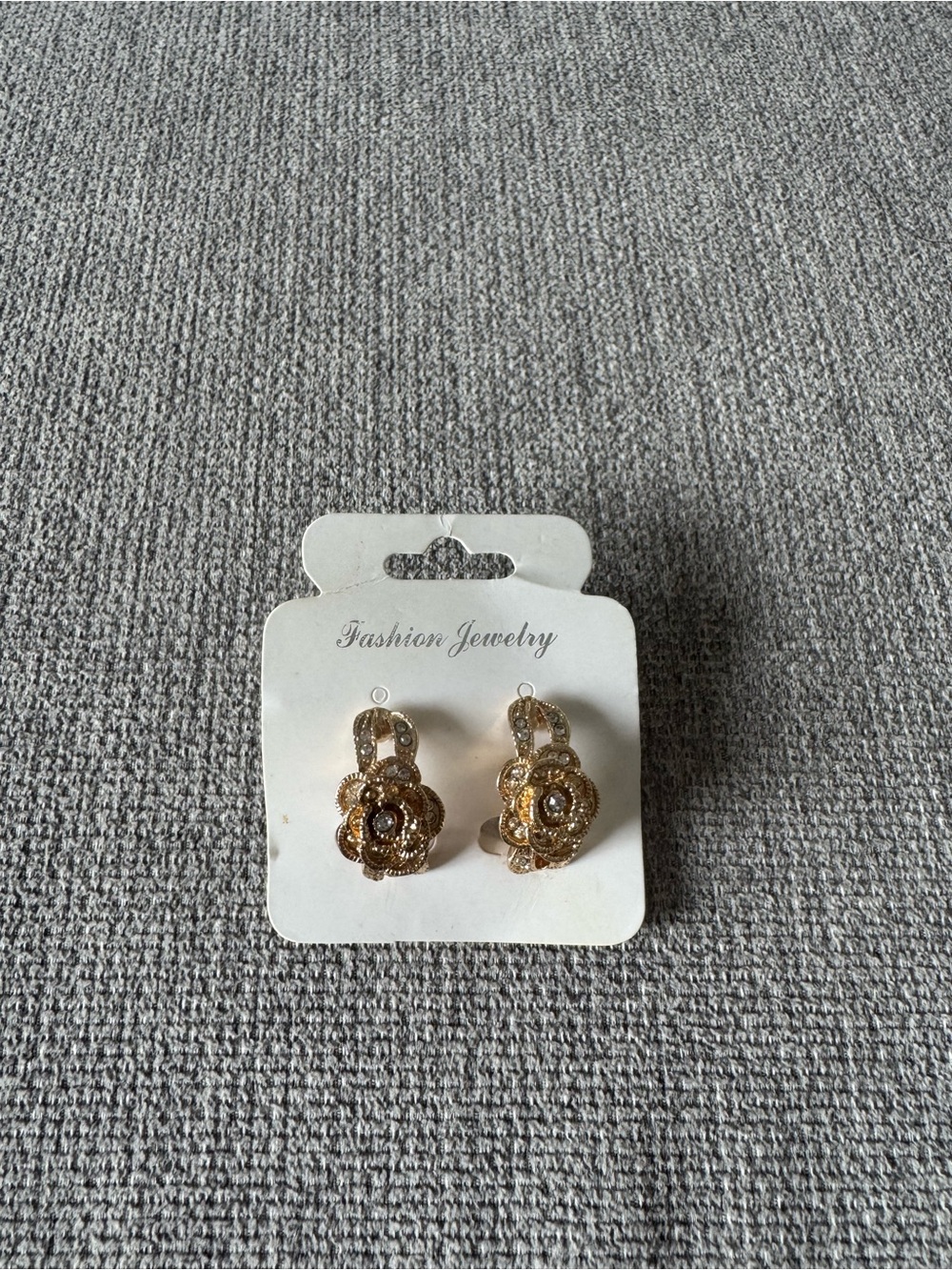 Fashion Jewelry Gold Floral Earrings with Clear Centers
